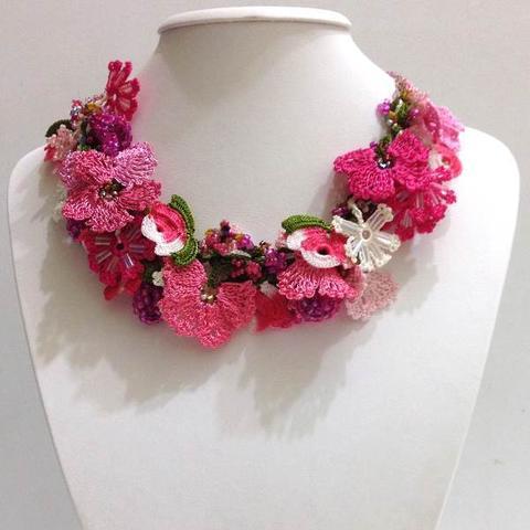 Hot PINK and Light Pink Bouquet Necklace - Crochet crochet Lace Necklace