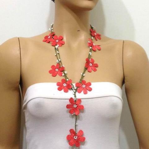 Pomegranate Red crochet Flower Lariat Necklace with white beads